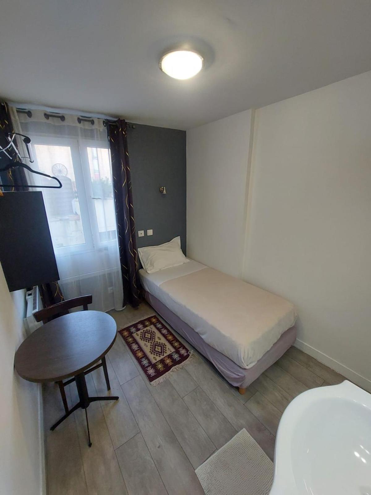 Le Kleber Hotell Montreuil  Exteriör bild