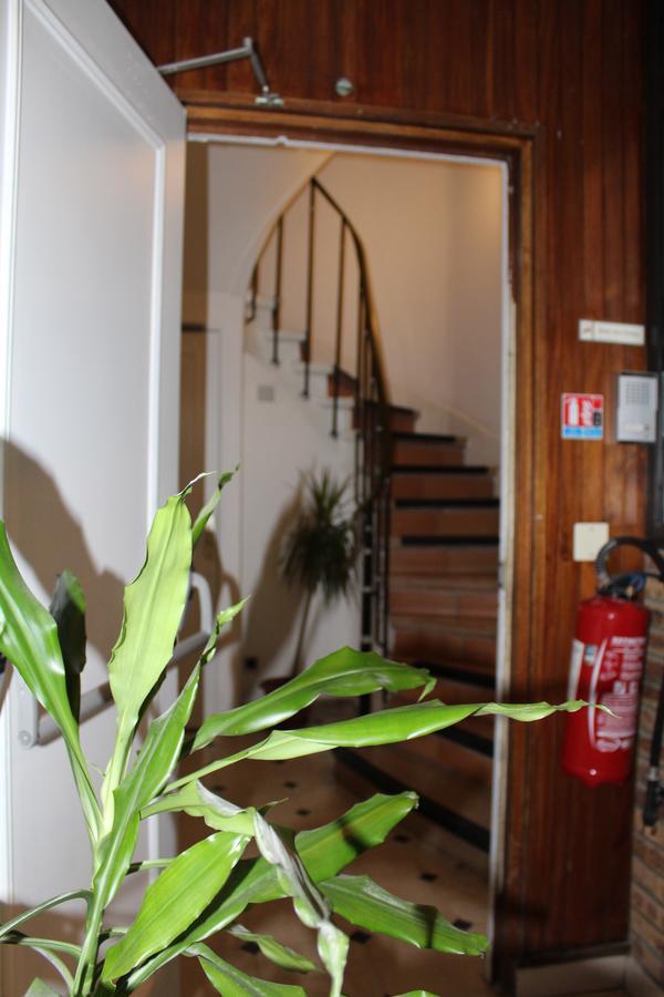 Le Kleber Hotell Montreuil  Exteriör bild