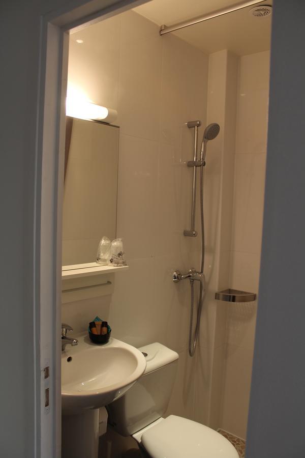 Le Kleber Hotell Montreuil  Exteriör bild